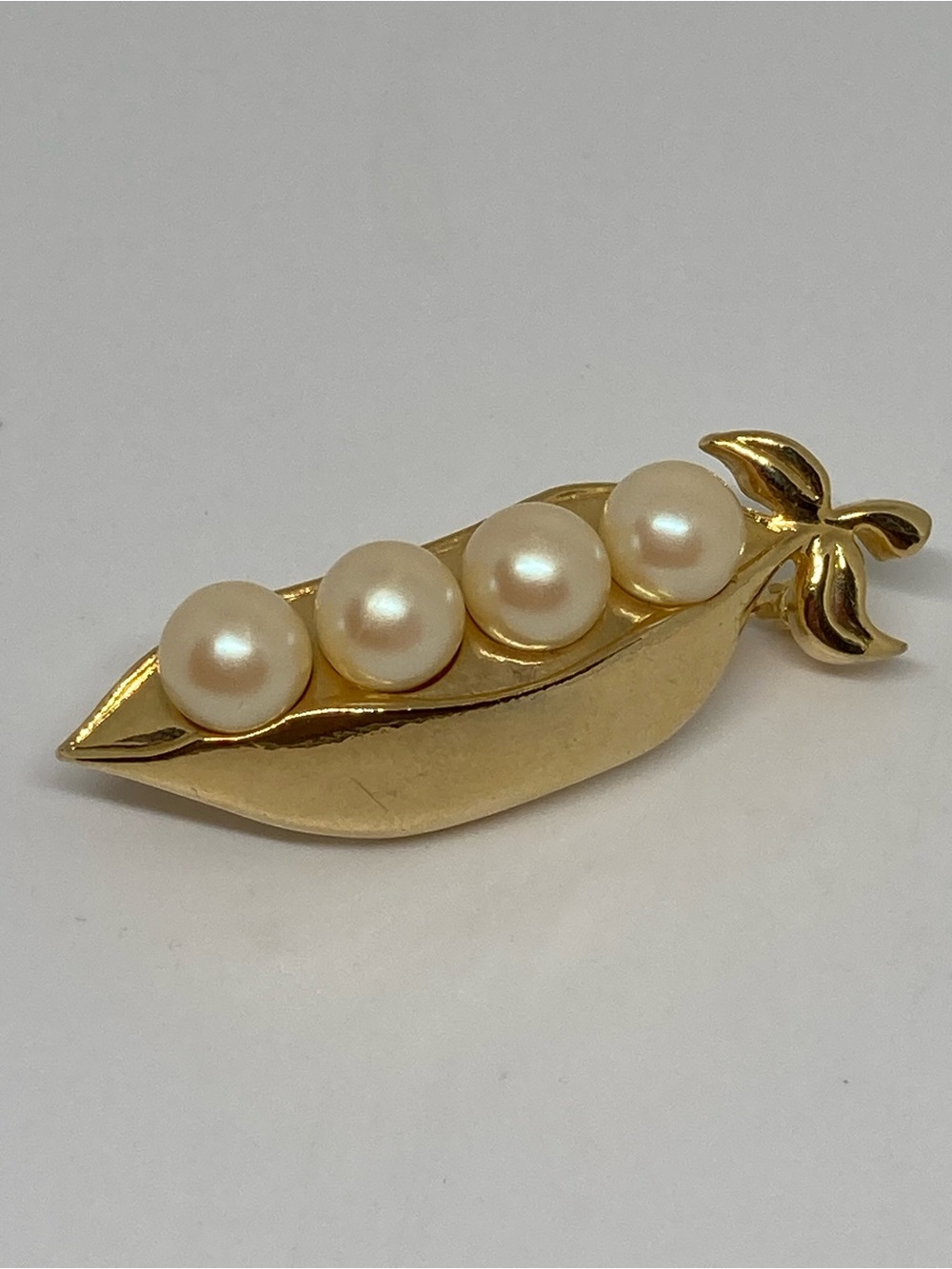 Danecraft Gold Tone Peas In A Pod Brooch Pin